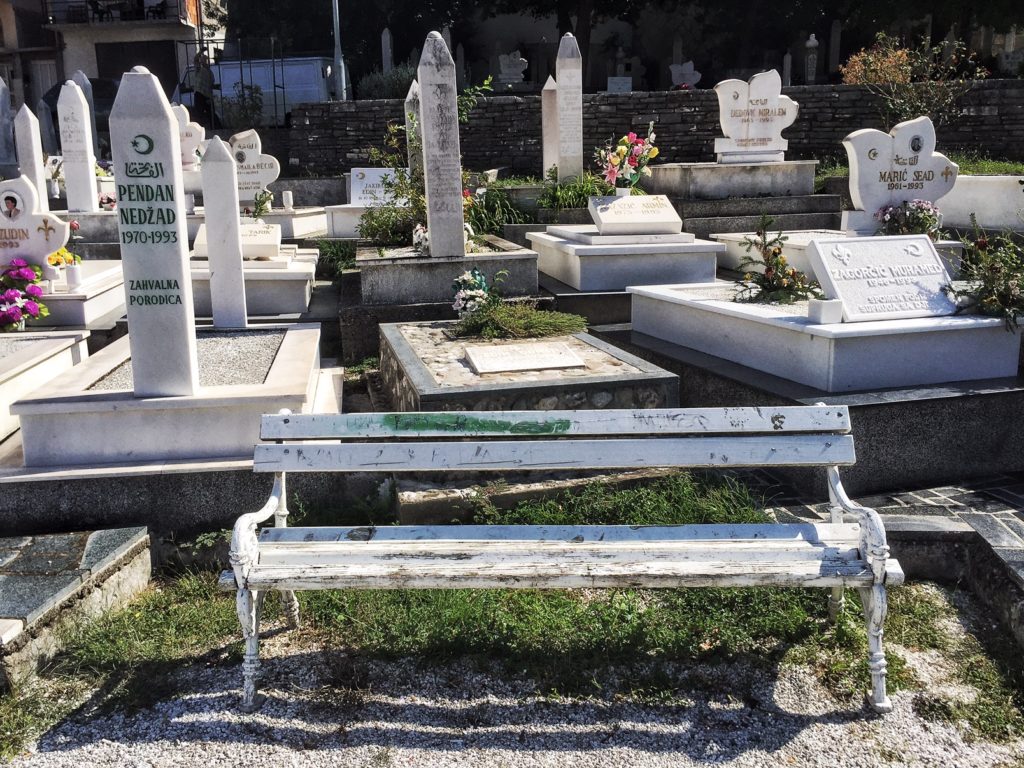 mostar-graveyard