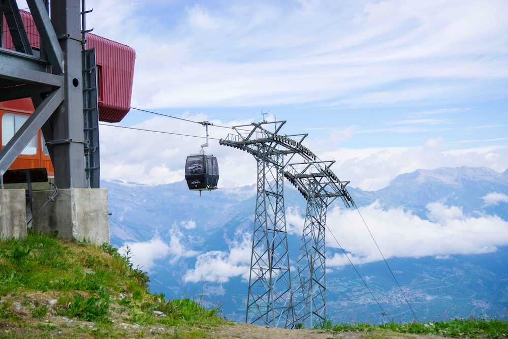 A cable car ride in Nendaz