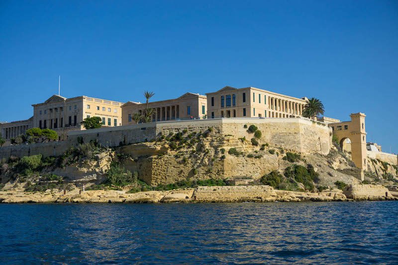 What to do in Malta? A scenic boat ride, naturally