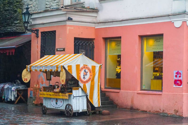 Glogg is a great way to warm yourself up on a Tallinn winter day