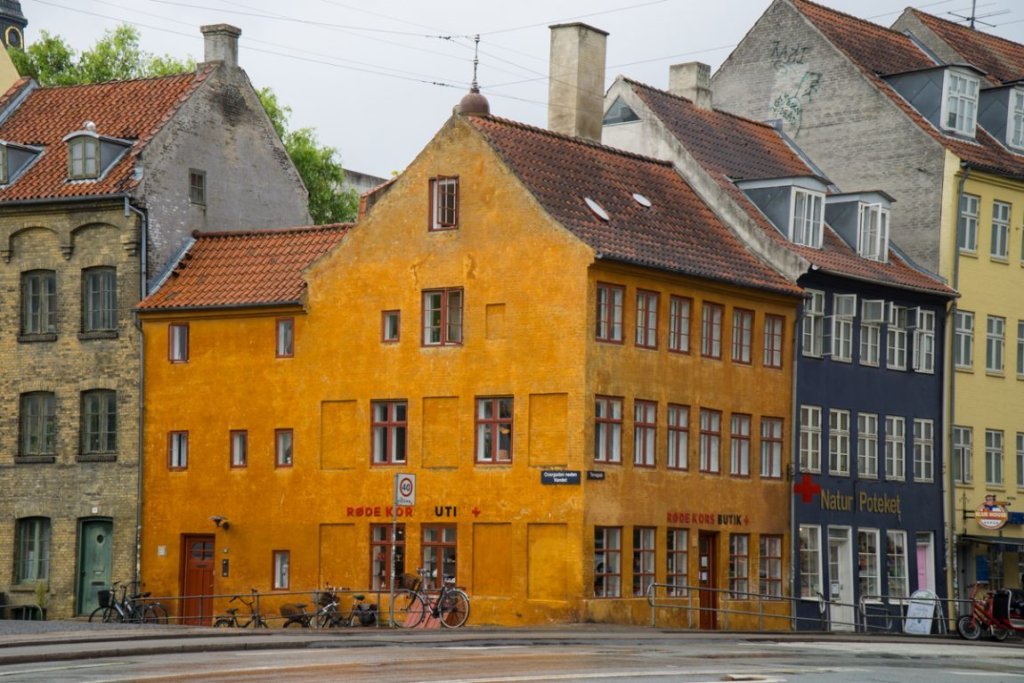 a bright, colorfully painted house visiting in copenhagen