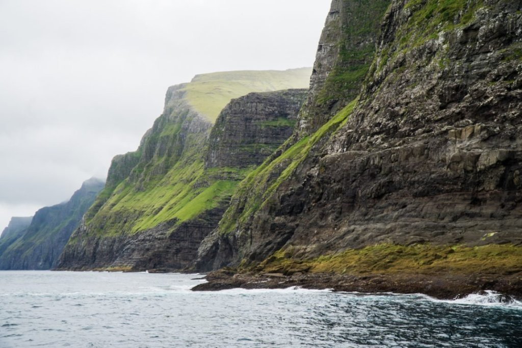 vestmanna bird cliffs boat tour