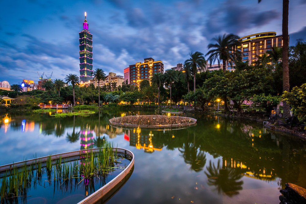 the downtown view of taipei 101 from zhongshan