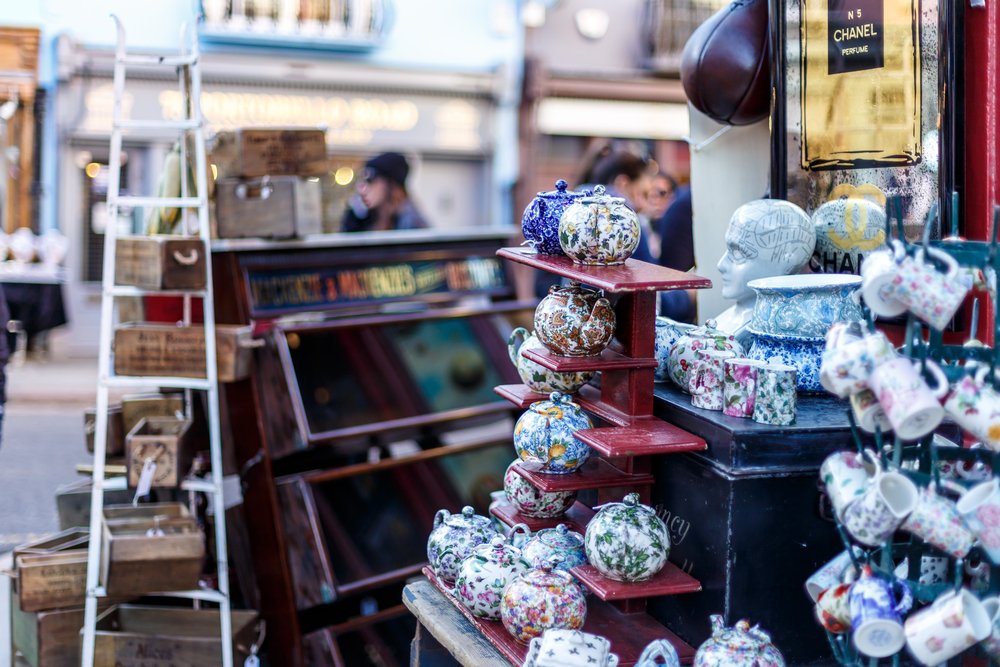 antique teapots and other treasures at the portobello road market