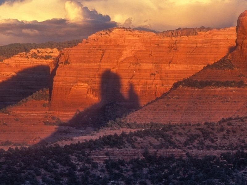 The colors at sunset in Sedona over the red rocks of the landscape