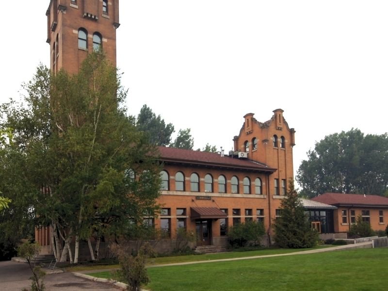 The architecture of downtown Missoula, what appears to be a college building