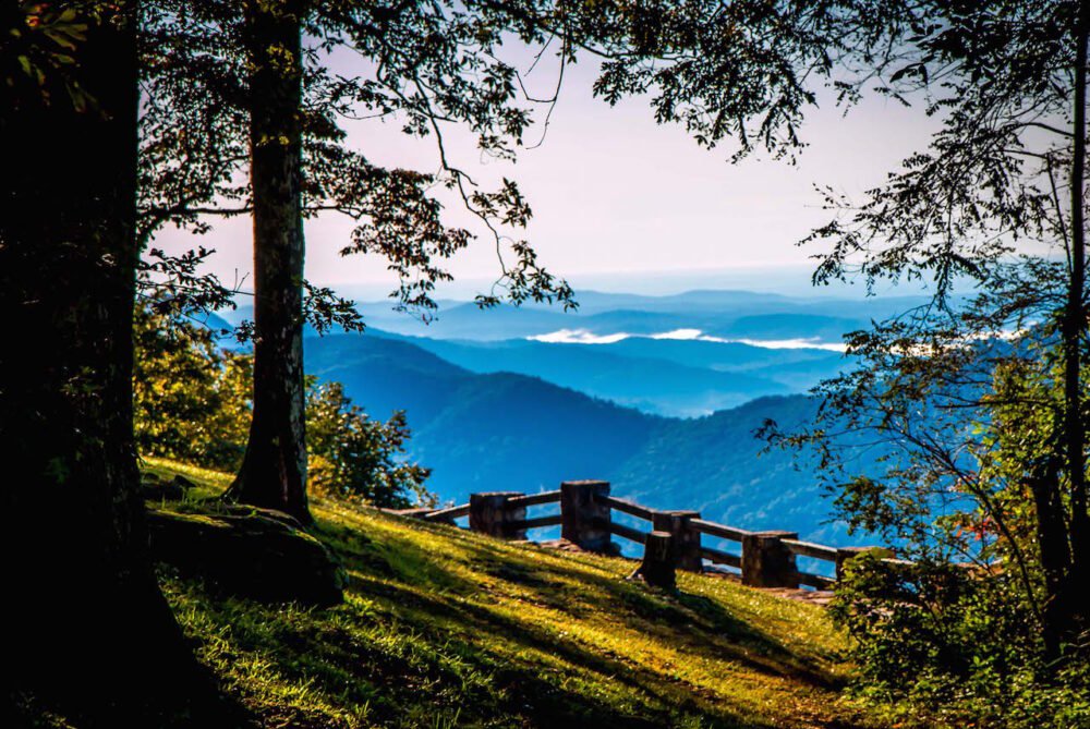 This image has an empty alt attribute; its file name is Blue-RIdge-Mountains-from-Black-Rock-Mountain-State-Park.jpg