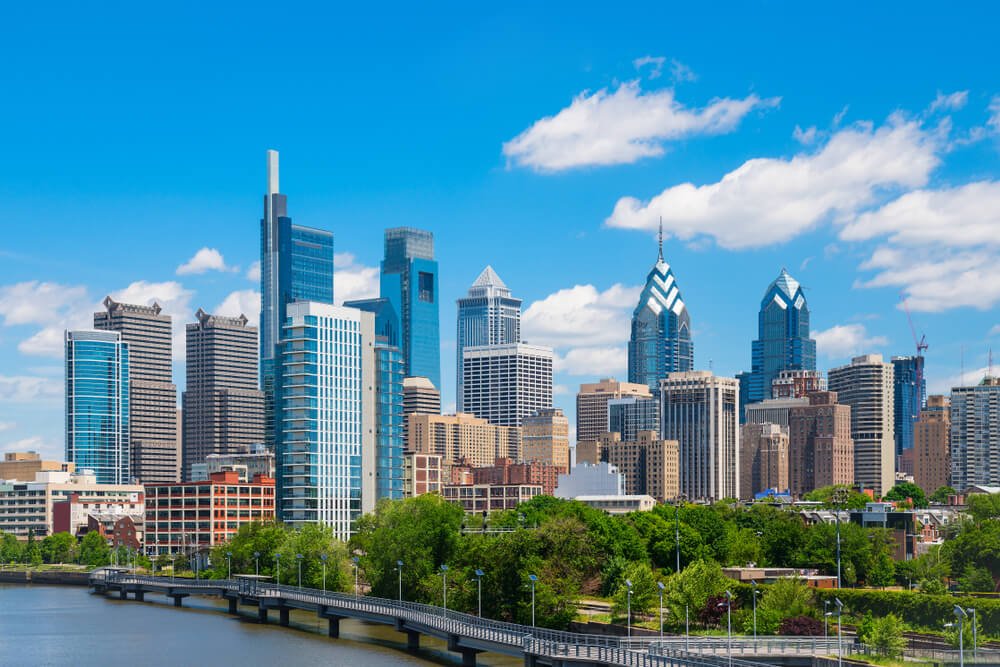 Skyline of Philadelphia with buildings on the water