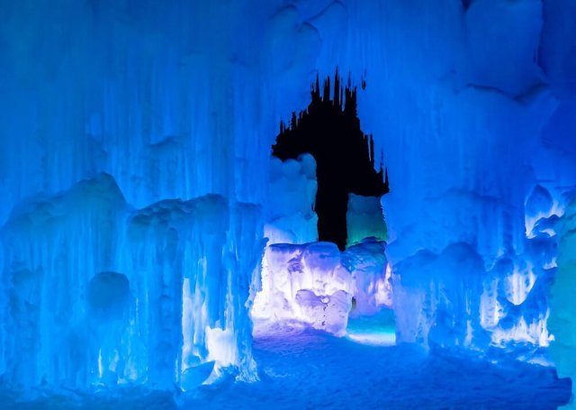 7 Tips for Visiting the Dillon Ice Castles in Colorado - Eternal Arrival