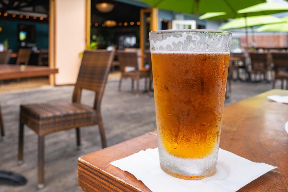 a frosty cold beer in kona