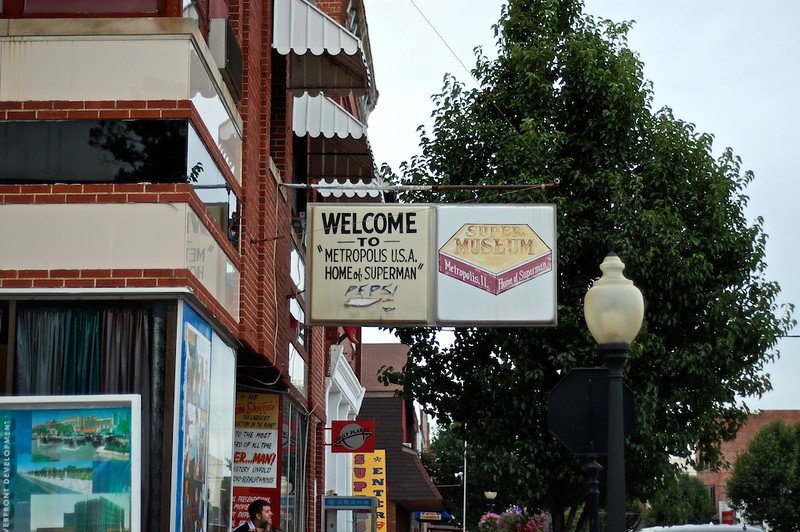 sign that reads 'welcome to metropolis usa home of superman' near the superman museum in town