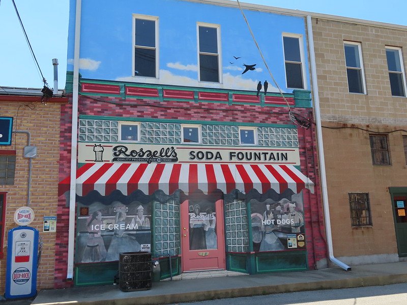 a mural that resemvles the old rossell's soda fountain in pontiac illinois a small town in illinois on route 66