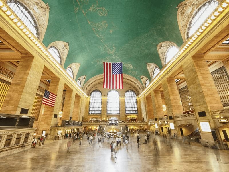 the ceiling of grand central terminal, a famous stop you should make even with one day in new york city