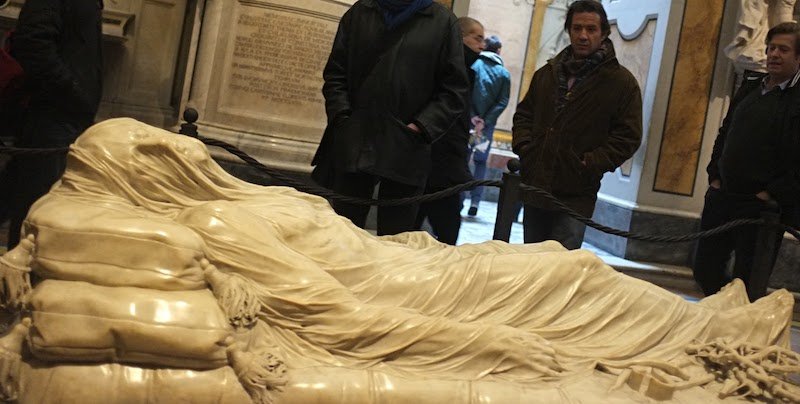 the veiled christ statue in the sansevero chapel