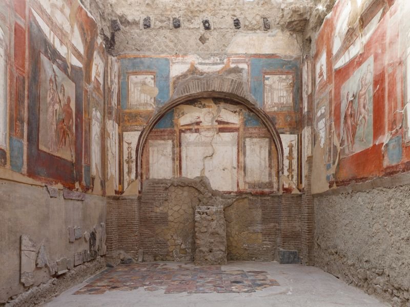 Sacello degli Augustali, famous murals and square area in Herculaneum