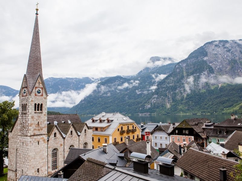 the lakeside town of hallstatt austria