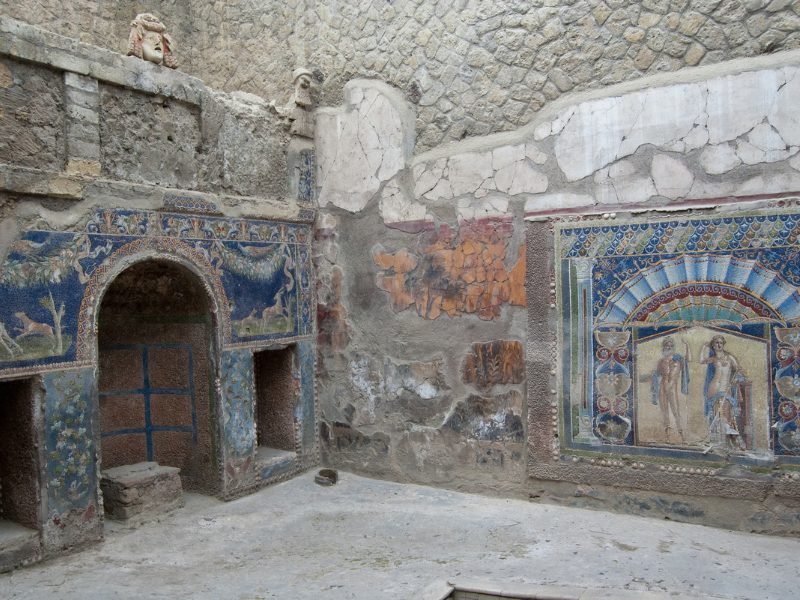 The well-preserved mosaic art and masterpieces of art in the Herculaneum ruins, as well as sculpture and architecture pieces