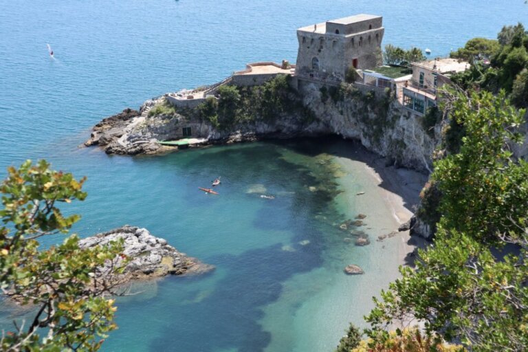 15 Amazing Amalfi Coast Beaches to Visit on Your Trip