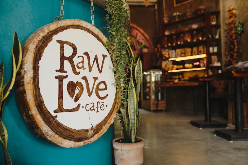 entry into the cafe called raw ove