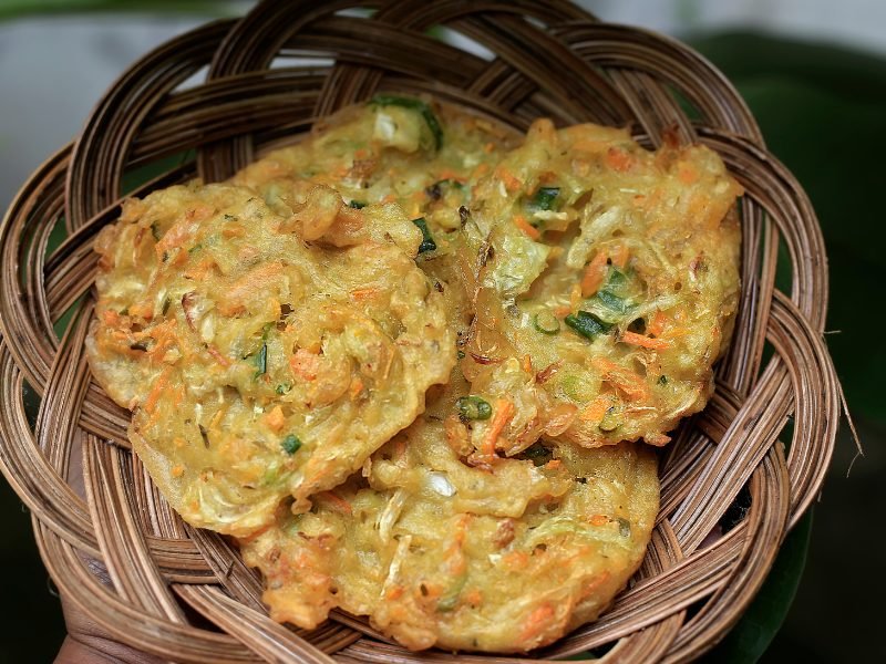 Fried vegetable fritters as part of a Ubud cooking class meal