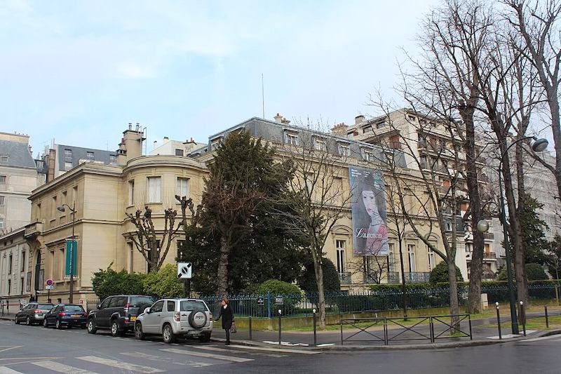 the exterior of the monet museum in paris