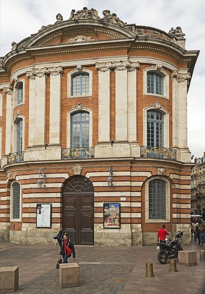 The exterior of the opera house in Toulouse