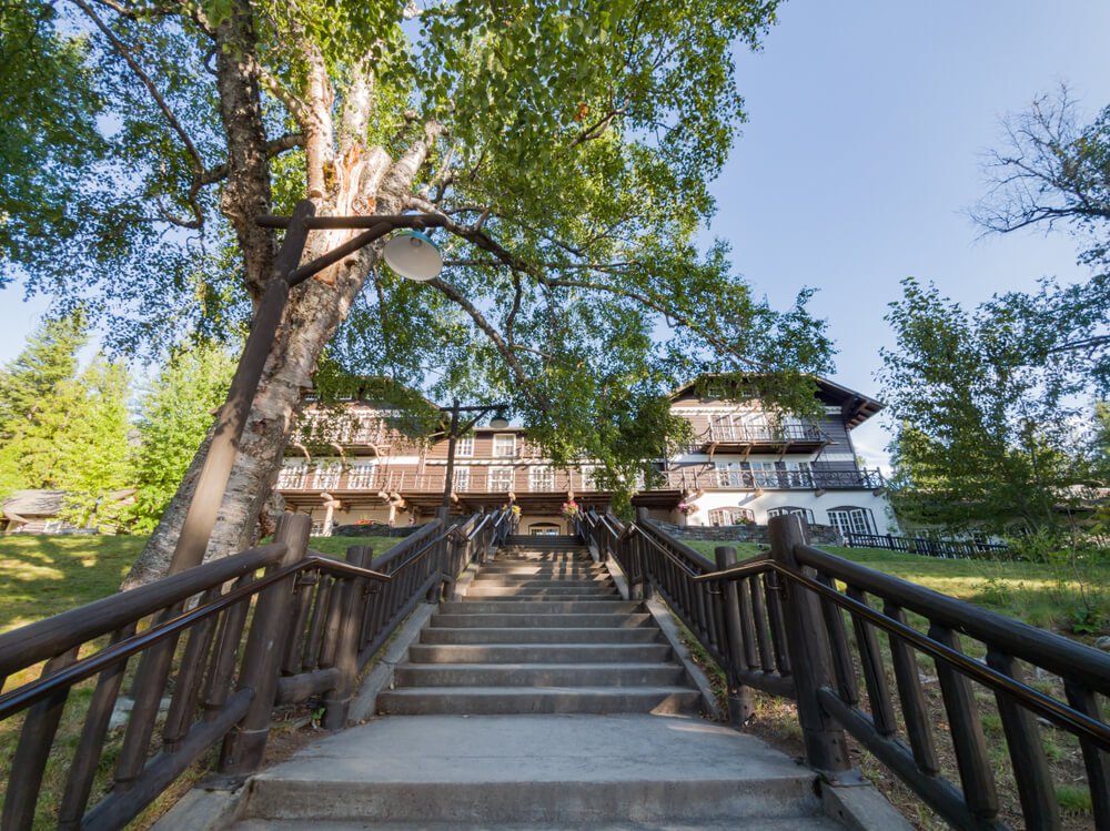Exterior view of the Lake Mcdonald Lodge at Montana
