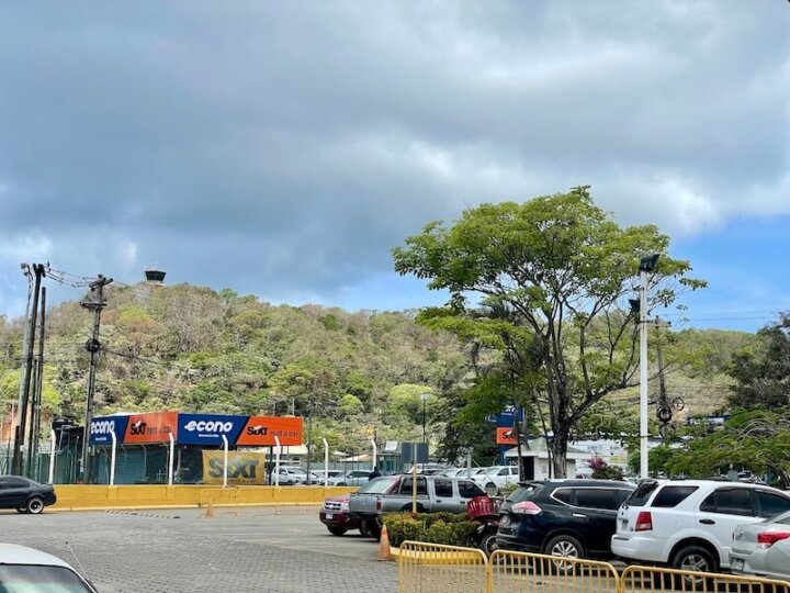 Renting a Car in Roatan 13 Key Tips for an Easy Trip! Eternal Arrival