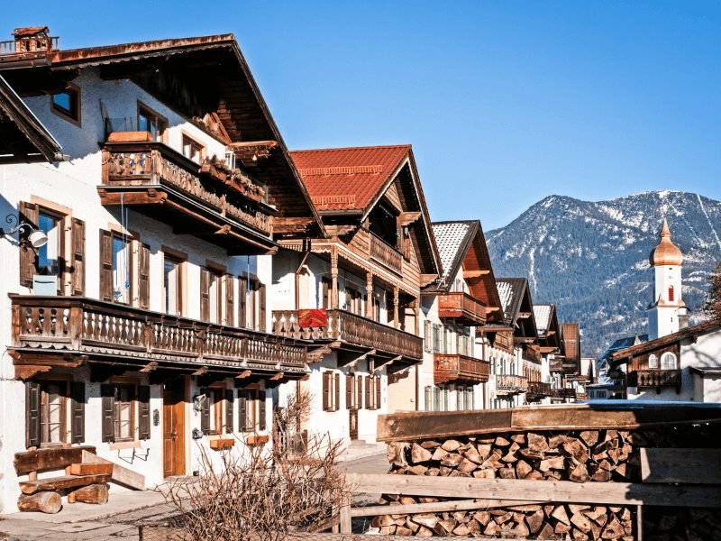 old town houses of garmisch-Partenkirchen in the summer