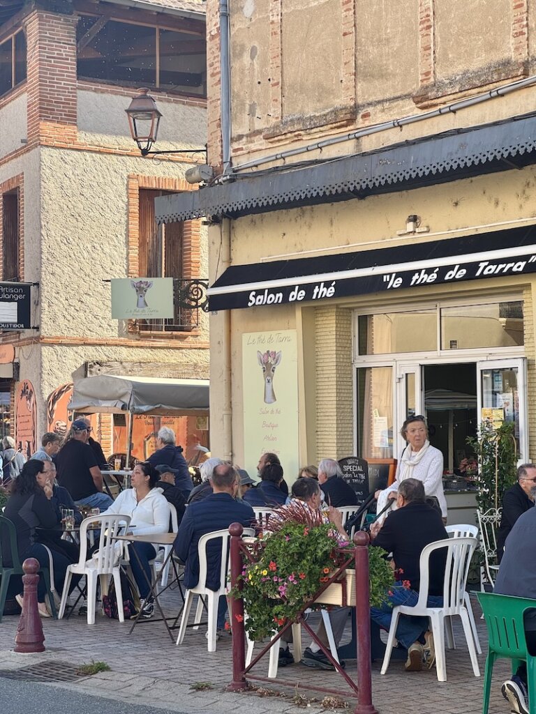 Samatan tea house called Le The de Tarra