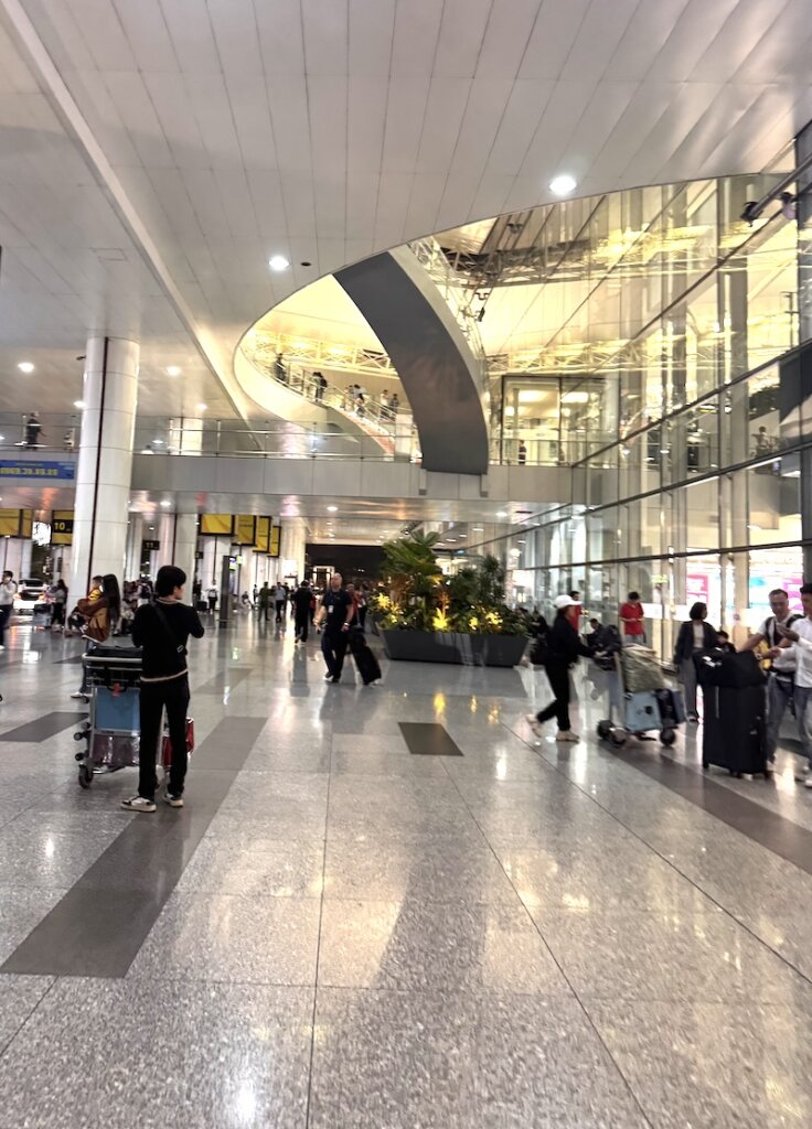 The busy vibes of Hanoi airport exterior