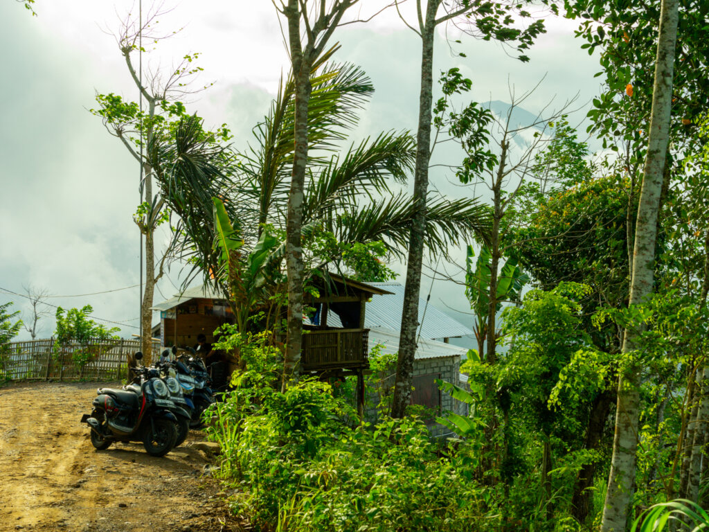 The entrance way to Lahangan Sweet
