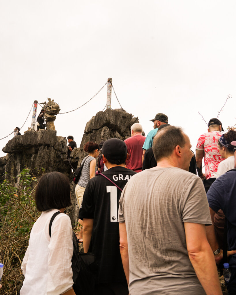 The crowd waiting to climb up to the dragon part of the mountain