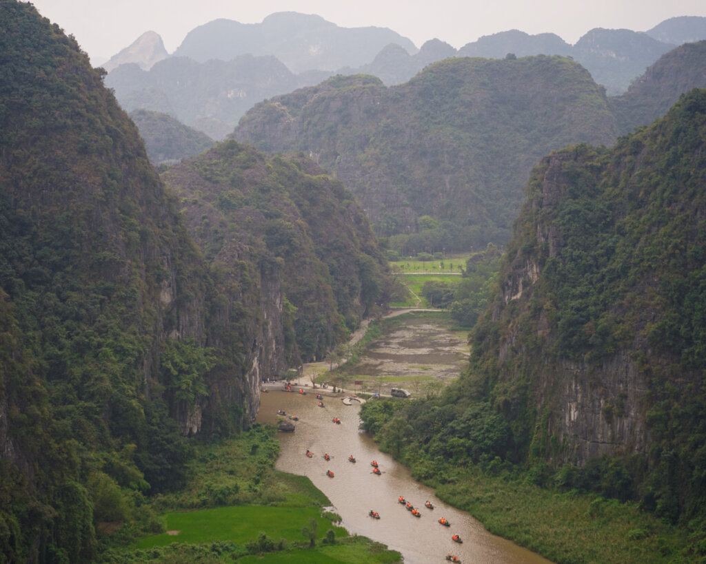 Viewpoint of the river below that is Trang An