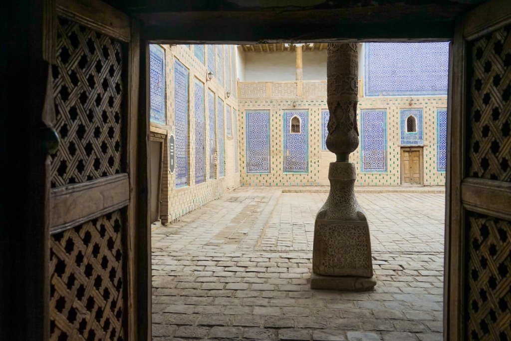 Courtyard looking out into the Toshhovli Palace