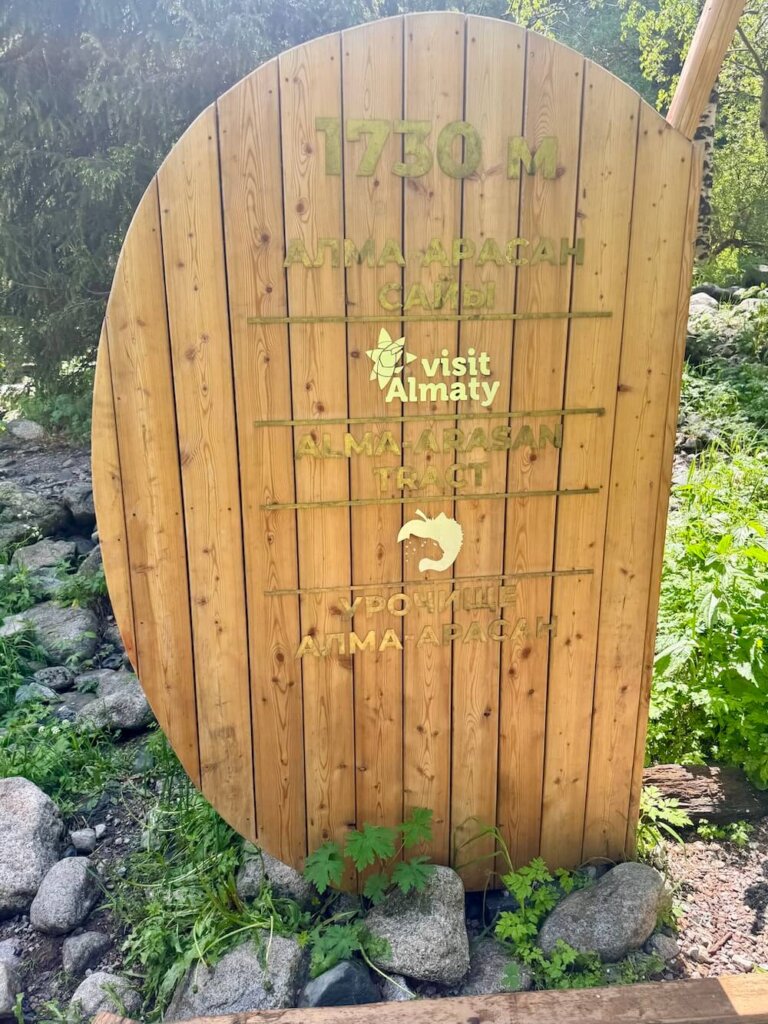Sign for Alma Arasan with the altitude