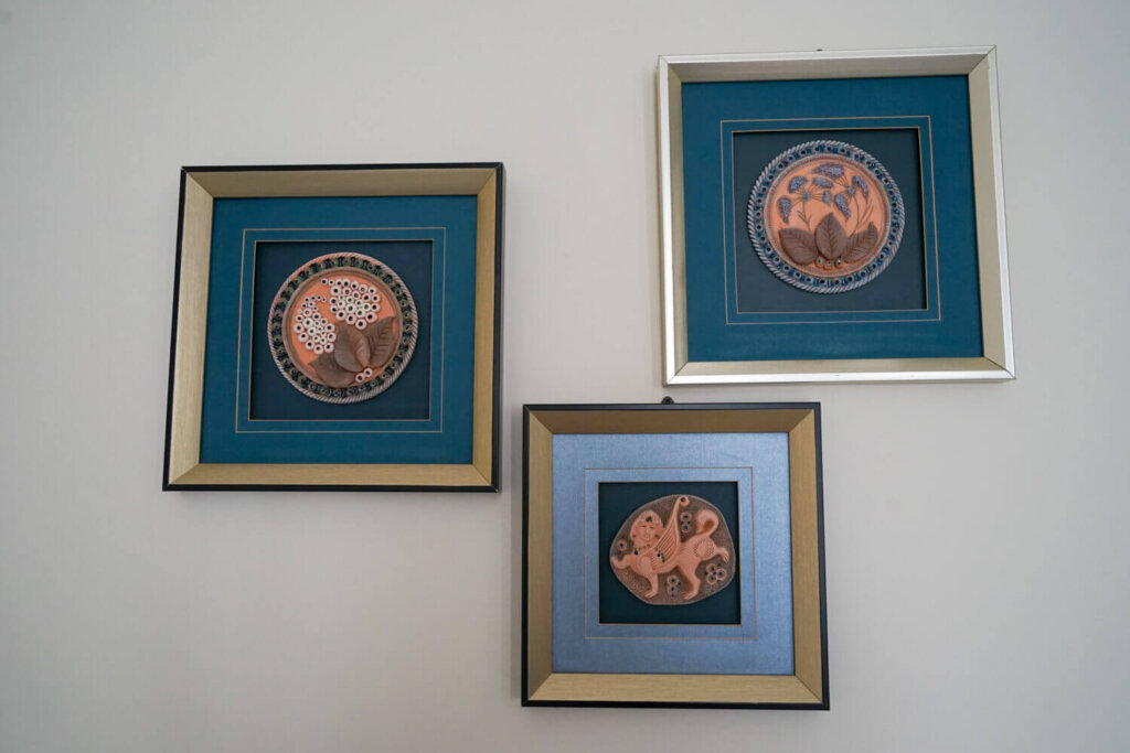 Jipek Joli showcases local artists and their work